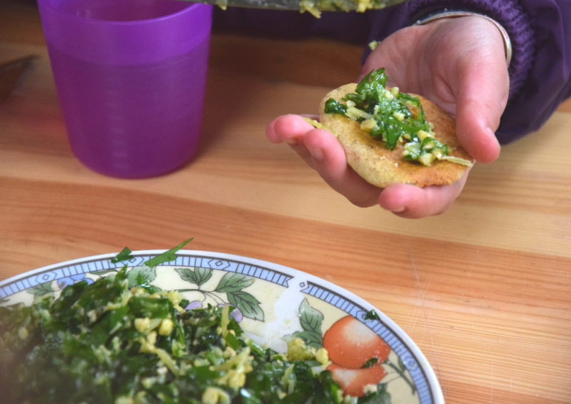 durant le stage, des ateliers culinaires avec des produits de la nature sont proposés