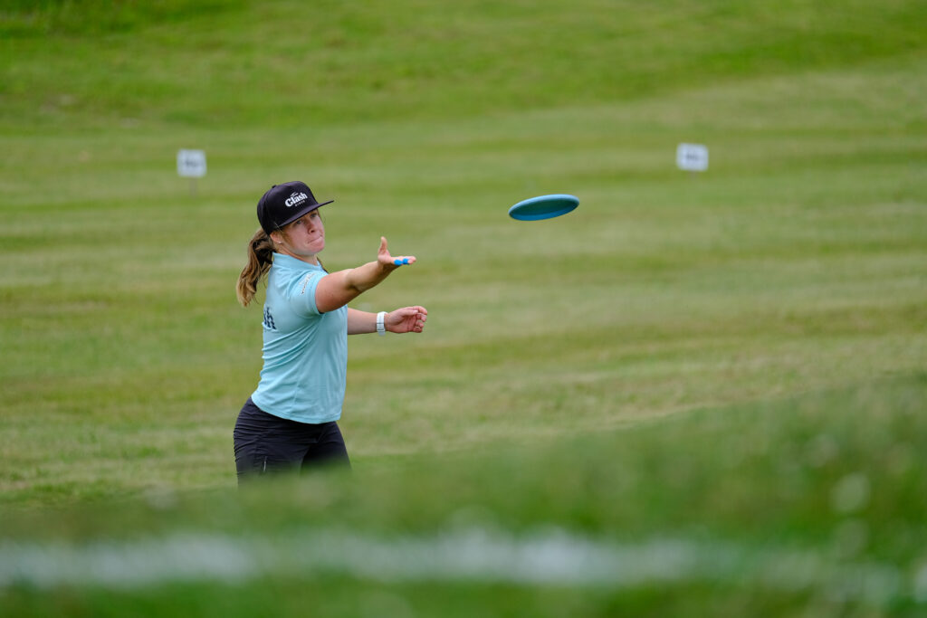 le disc-golf peut être pratiqué en amateur ou en professionnel dans des tournois !
